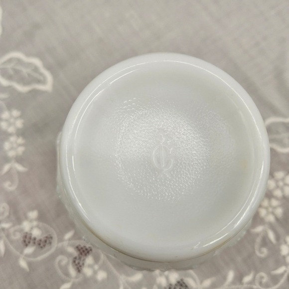 White Milk Glass Artichoke Bud Vase Trinket Dish‎ Home Decor